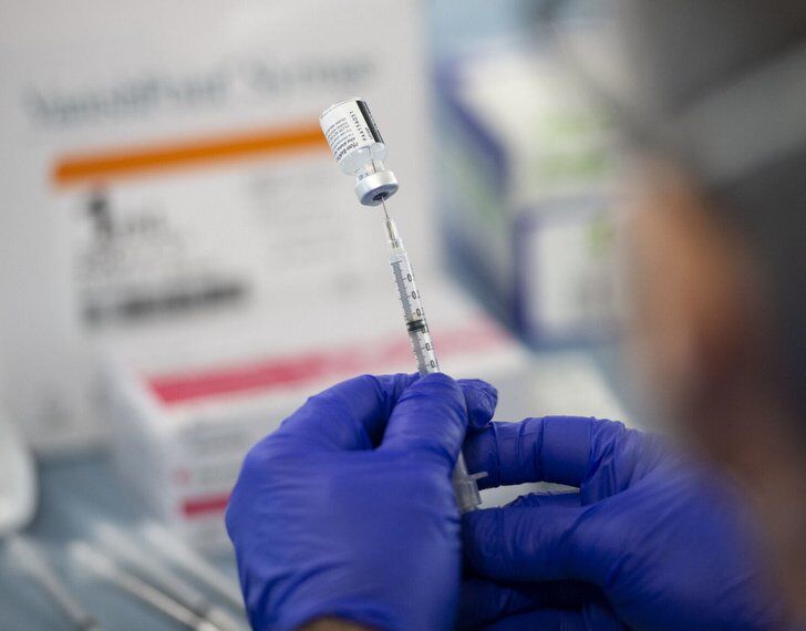 Vaccination shot 728
